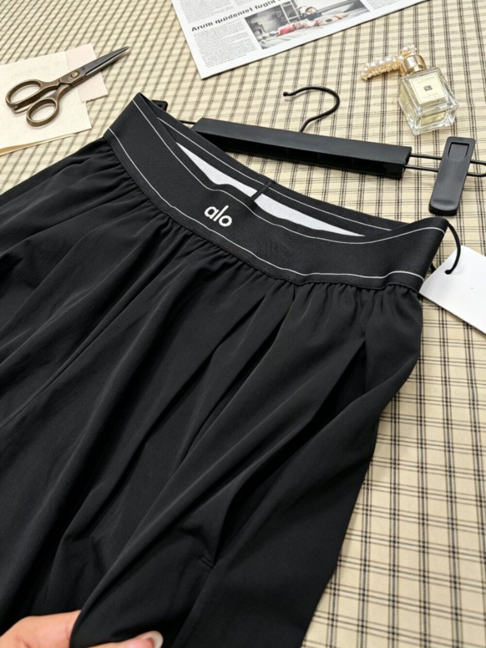 🏇NWT ALO Yoga Suit Up Trouser Black Wide Leg✨Regular 30" Inseam - Picture 4 of 9